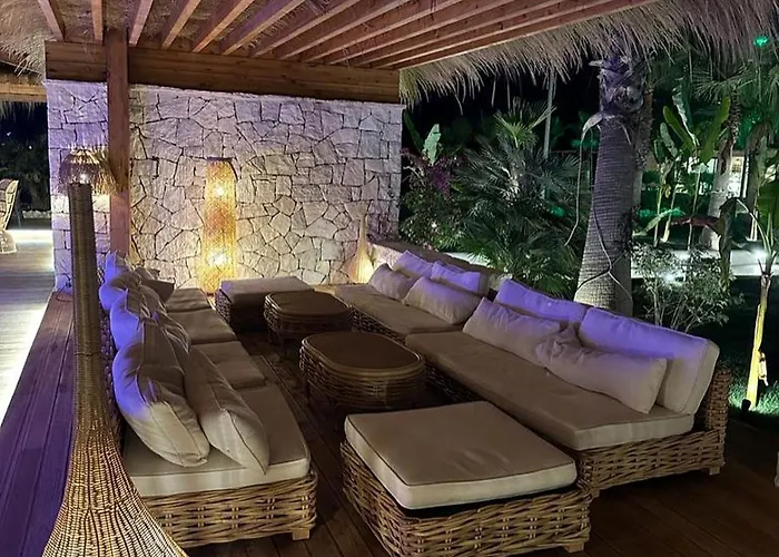 Villa Lavender House